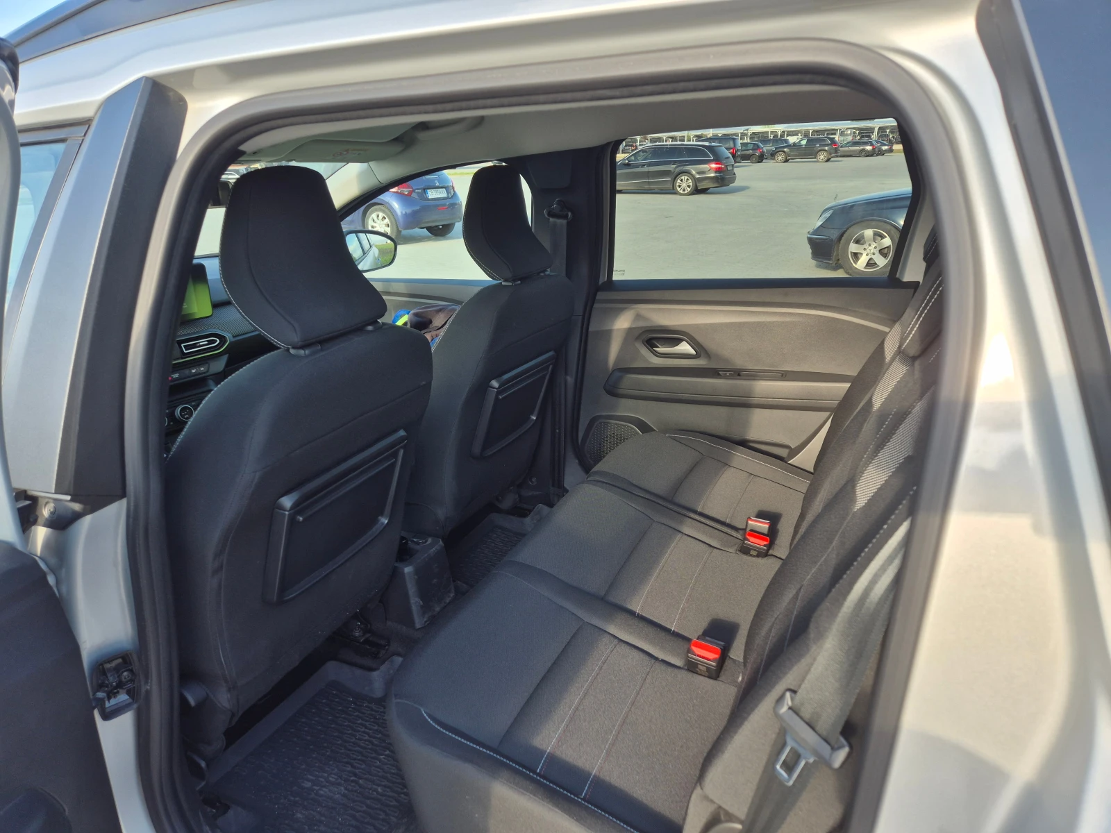 Dacia Jogger, снимка 9 - Автомобили и джипове - 54347720