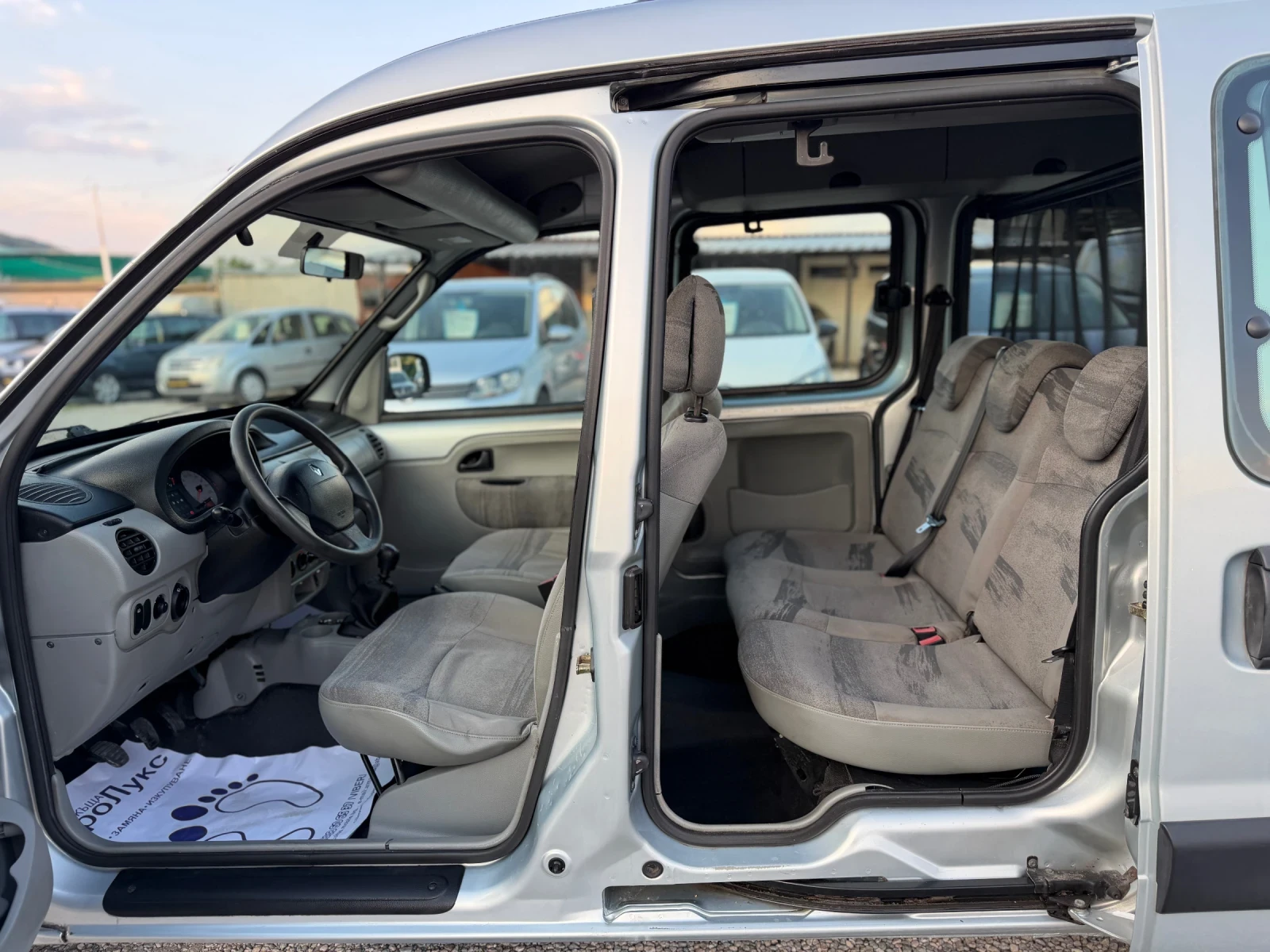 Renault Kangoo 1.5DCI 90кс  КЛИМАТИК , снимка 12 - Автомобили и джипове - 55085145