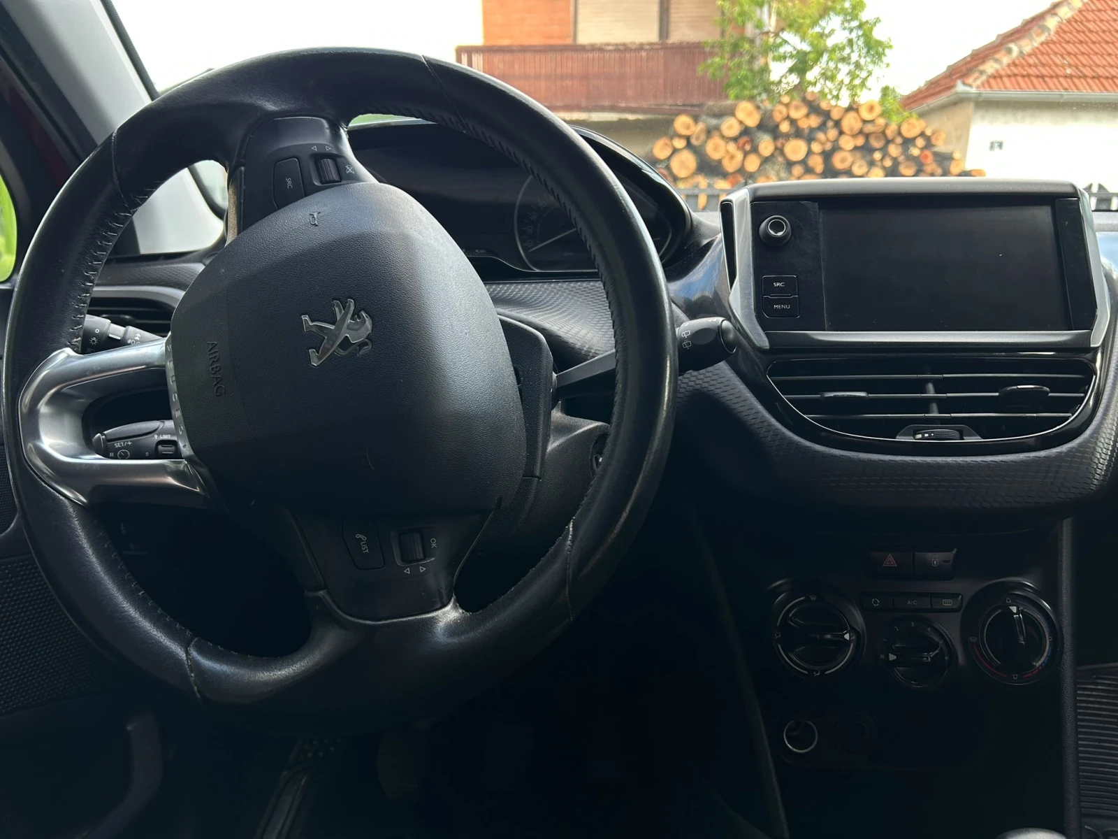 Peugeot 2008 1.6 BlueHDi, снимка 16 - Автомобили и джипове - 55544521
