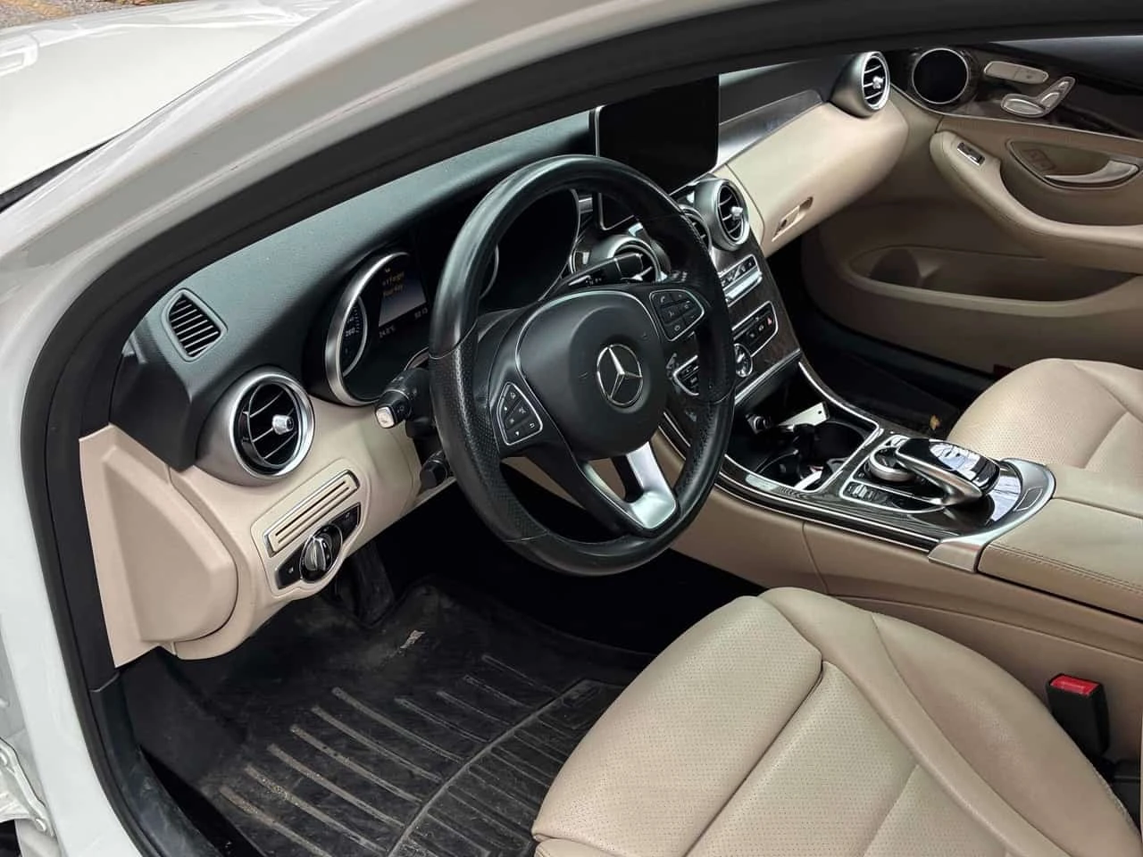 Mercedes-Benz C 300 * CARFAX * ЦЕНА ДО БГ, снимка 6 - Автомобили и джипове - 56214225