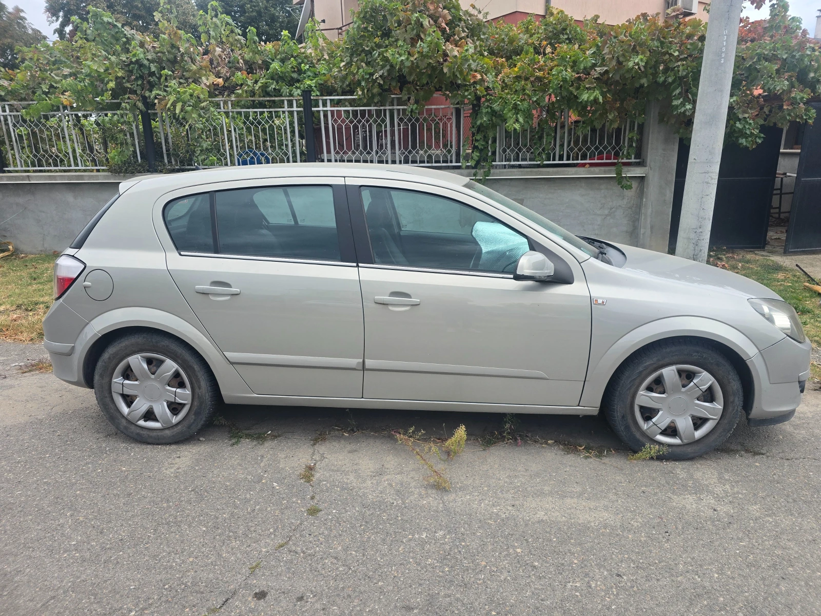 Opel Astra 1.7cdti, снимка 5 - Автомобили и джипове - 56227916