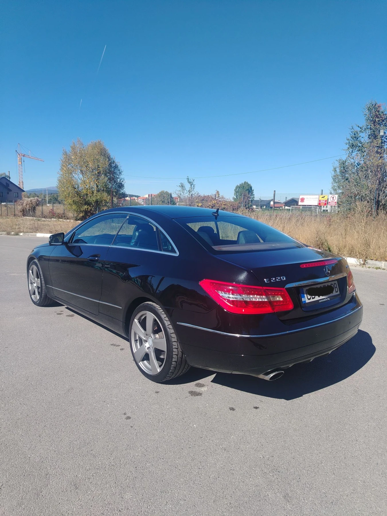 Mercedes-Benz E 220, снимка 4 - Автомобили и джипове - 56359489