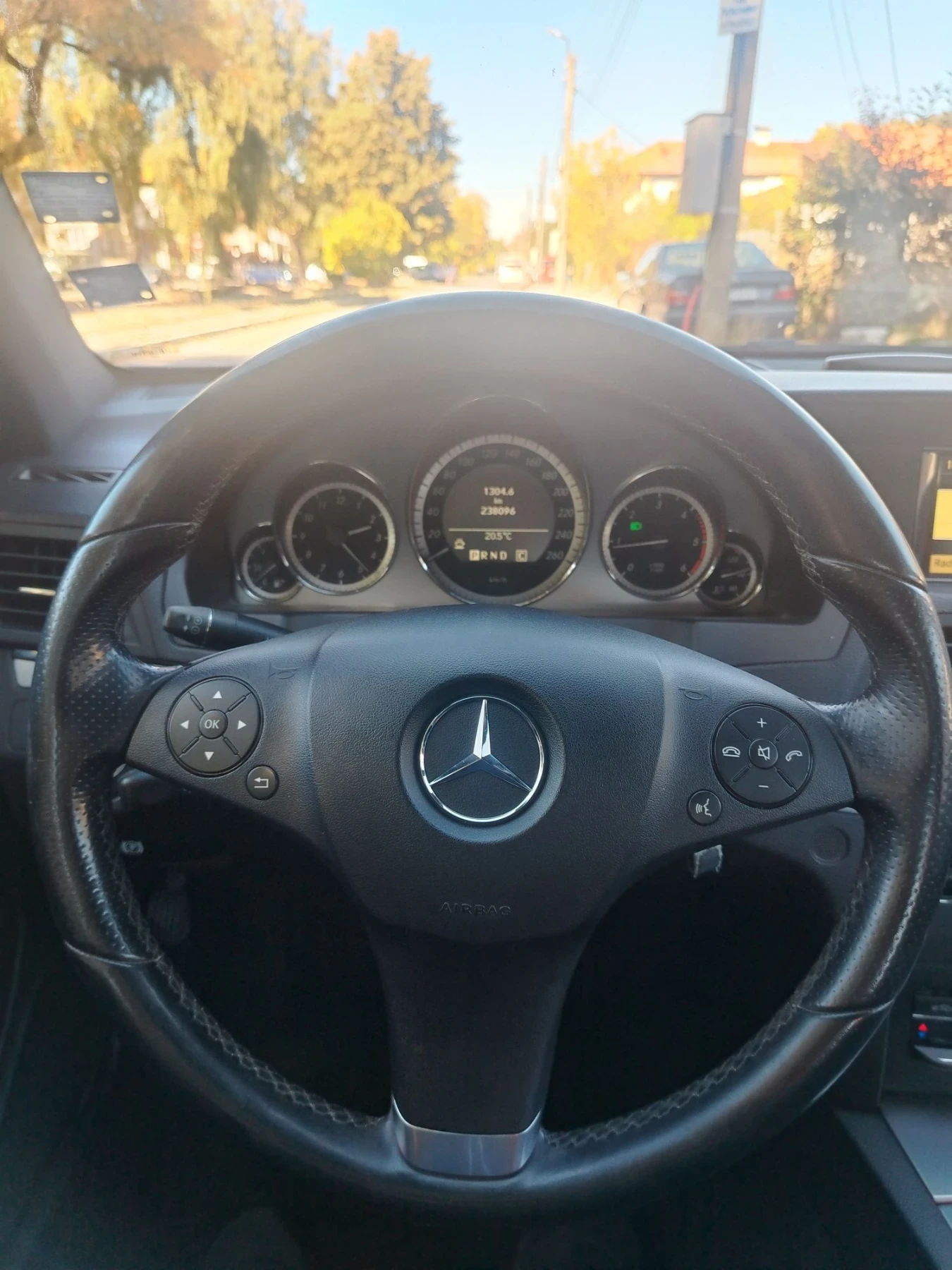 Mercedes-Benz E 220, снимка 8 - Автомобили и джипове - 56359489
