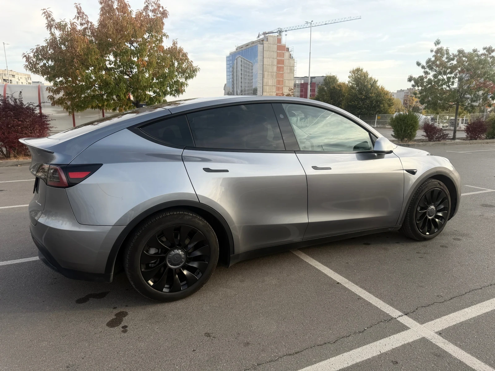 Tesla Model Y DMLR 2025 Acceleration boost 21000km, снимка 4 - Автомобили и джипове - 56535546