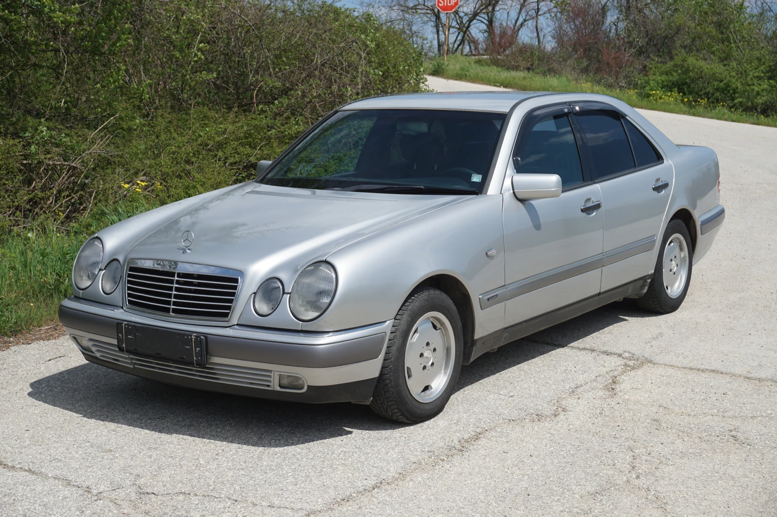 Mercedes-Benz E 200 Bilstein B8 Performance Plus, снимка 2 - Автомобили и джипове - 56595206
