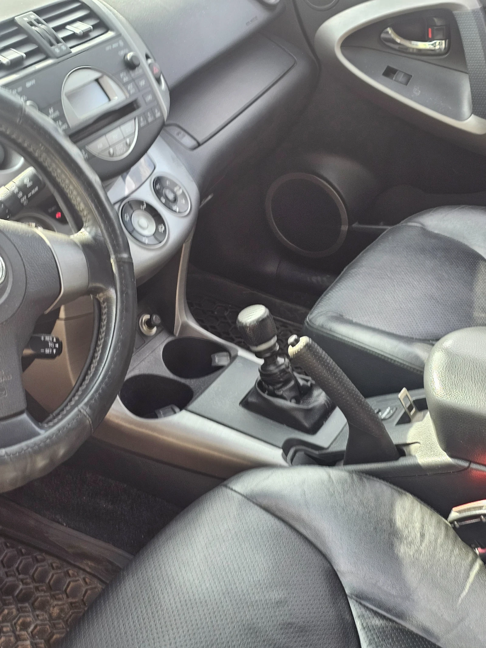Toyota Rav4  - изображение 10