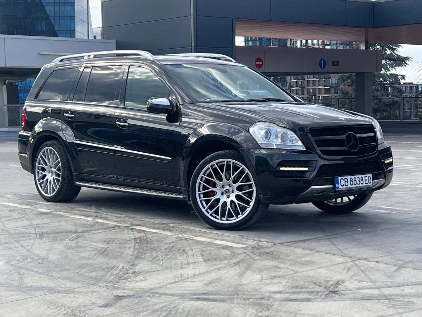 Mercedes-Benz GL 350 Facelift / OFF-Road / Панорама / 7-местен - изображение 2