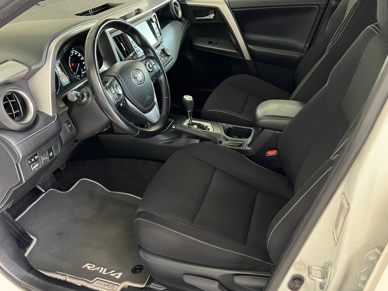 Toyota Rav4 2.5VVT-I HYBRID, DYNAMIC, BLACK EDITION-FULL SERVI - изображение 8