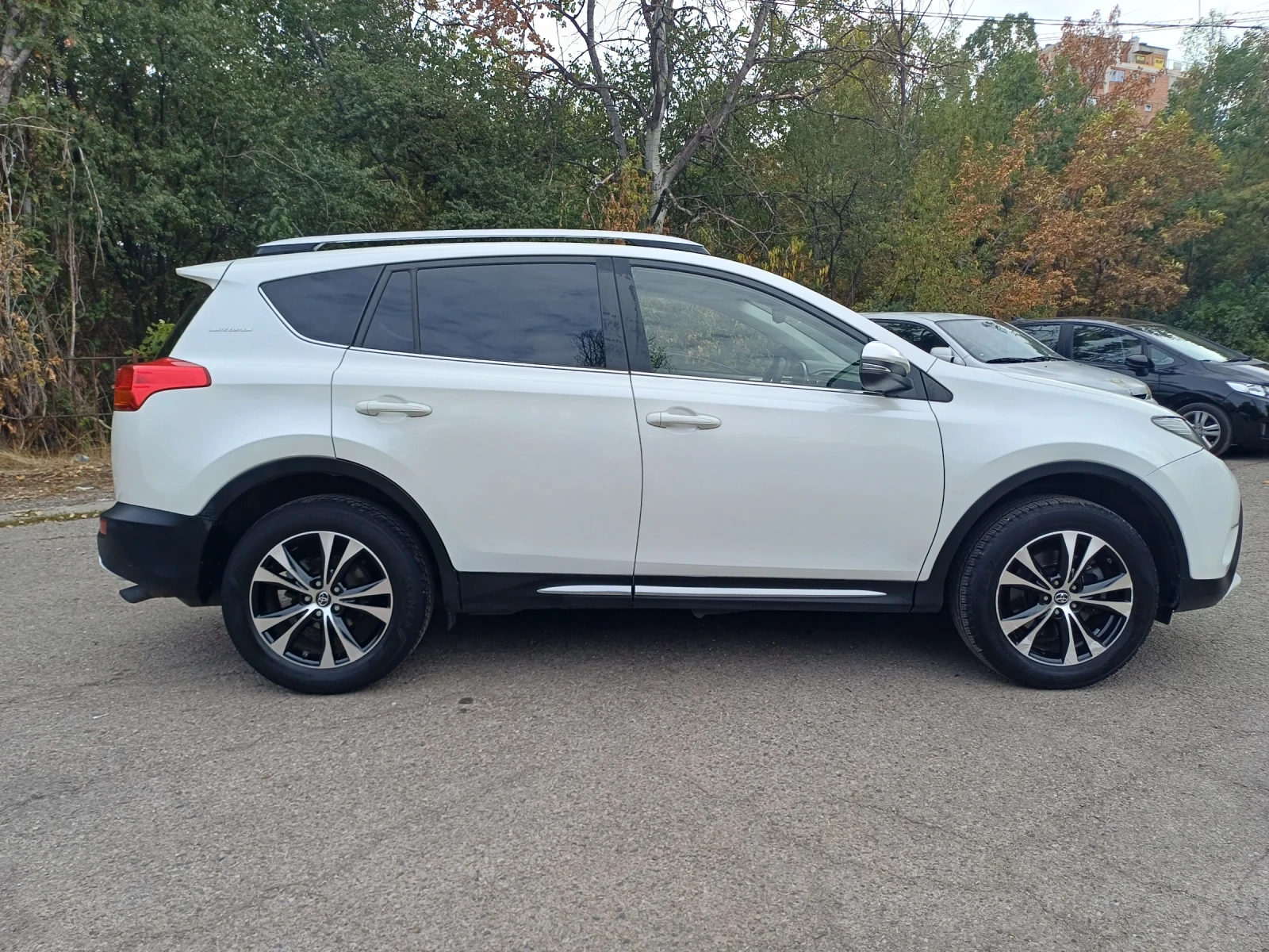 Toyota Rav4 2.0D4D AWD WHITE EDITION - изображение 4