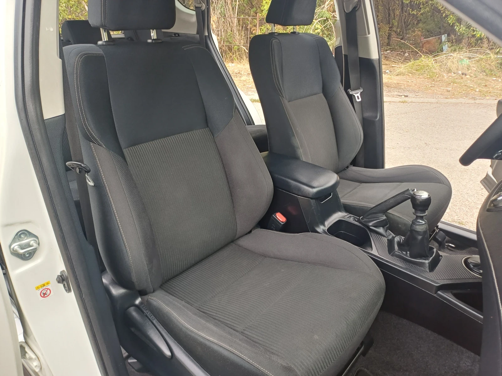 Toyota Rav4 2.0D4D AWD WHITE EDITION | Mobile.bg   14