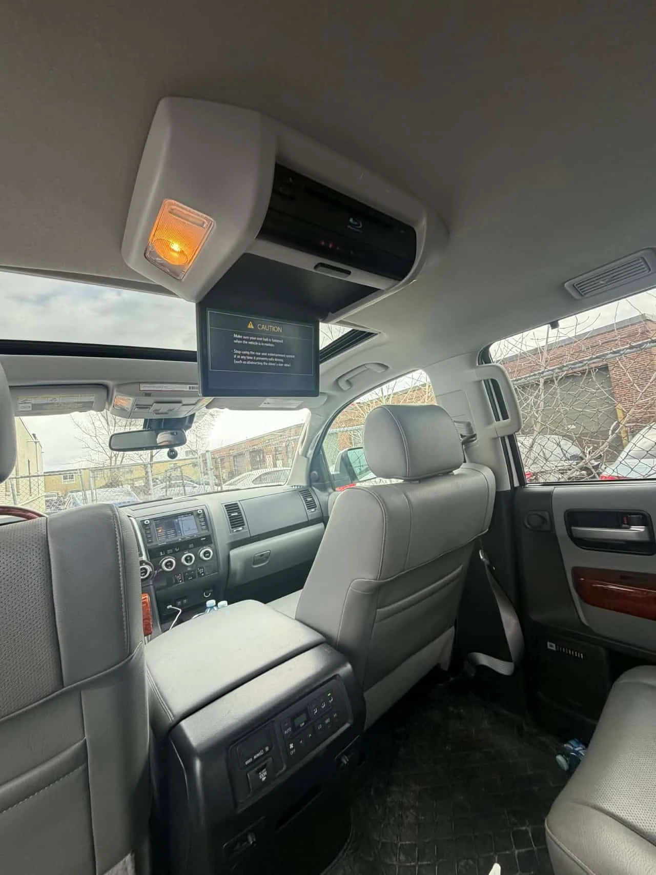 Toyota Sequoia * Platinum * CARFAX * ЛИЦЕНЗИРАН ДИЛЪР, снимка 13 - Автомобили и джипове - 54021104