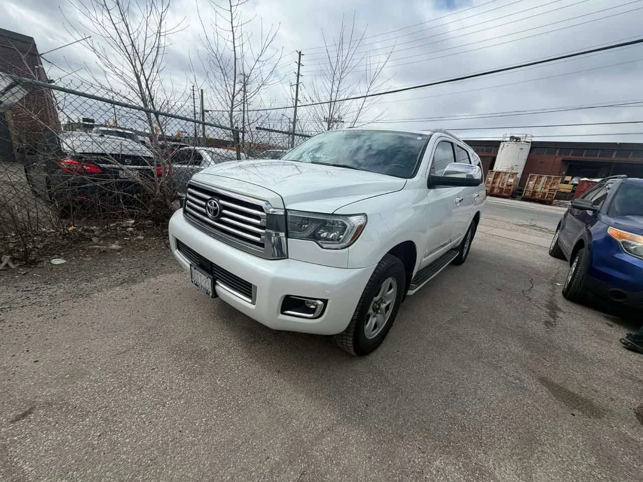 Toyota Sequoia * Platinum * CARFAX * ЛИЦЕНЗИРАН ДИЛЪР, снимка 2 - Автомобили и джипове - 54021104