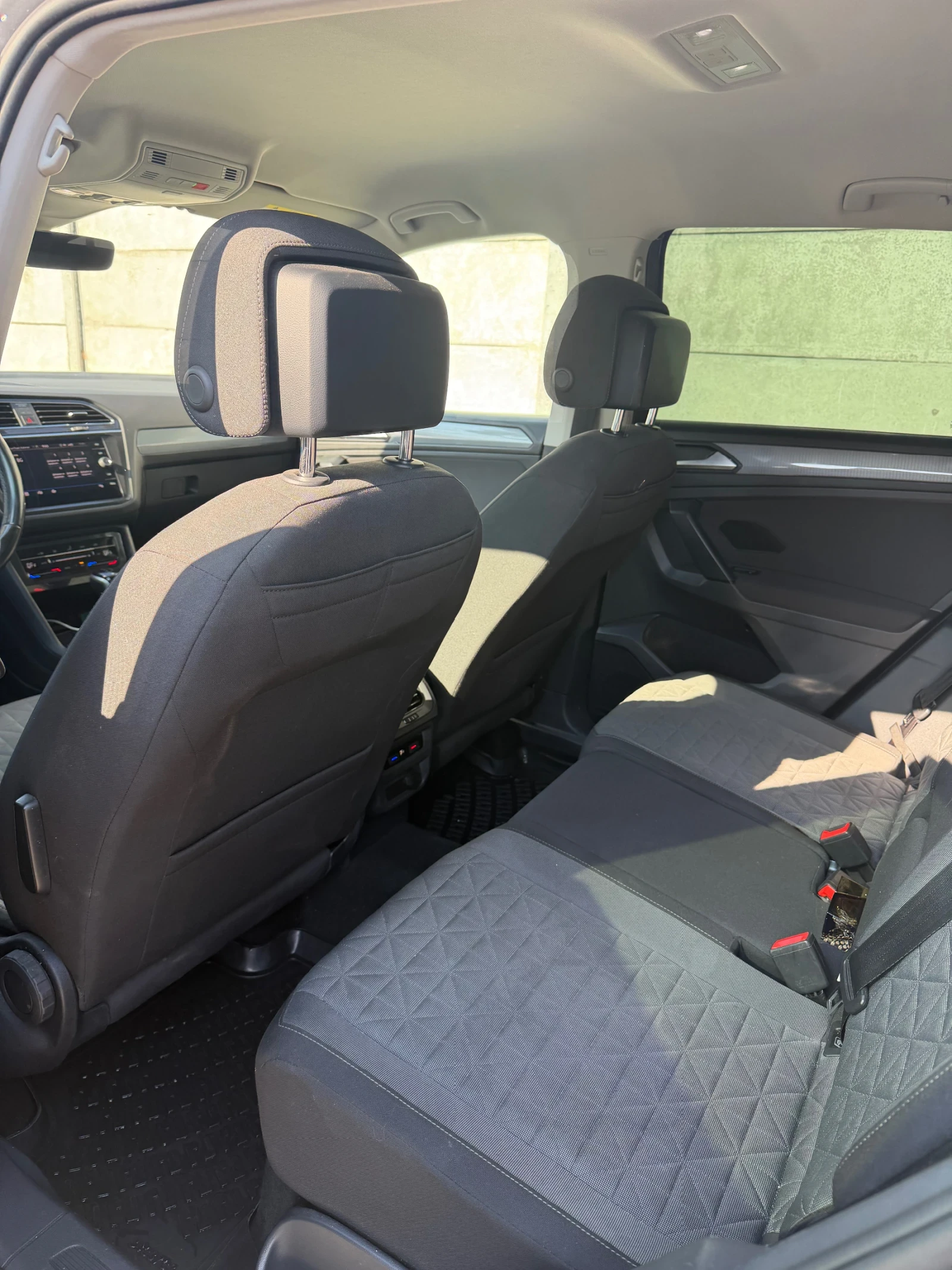 VW Tiguan, снимка 2 - Автомобили и джипове - 54096536