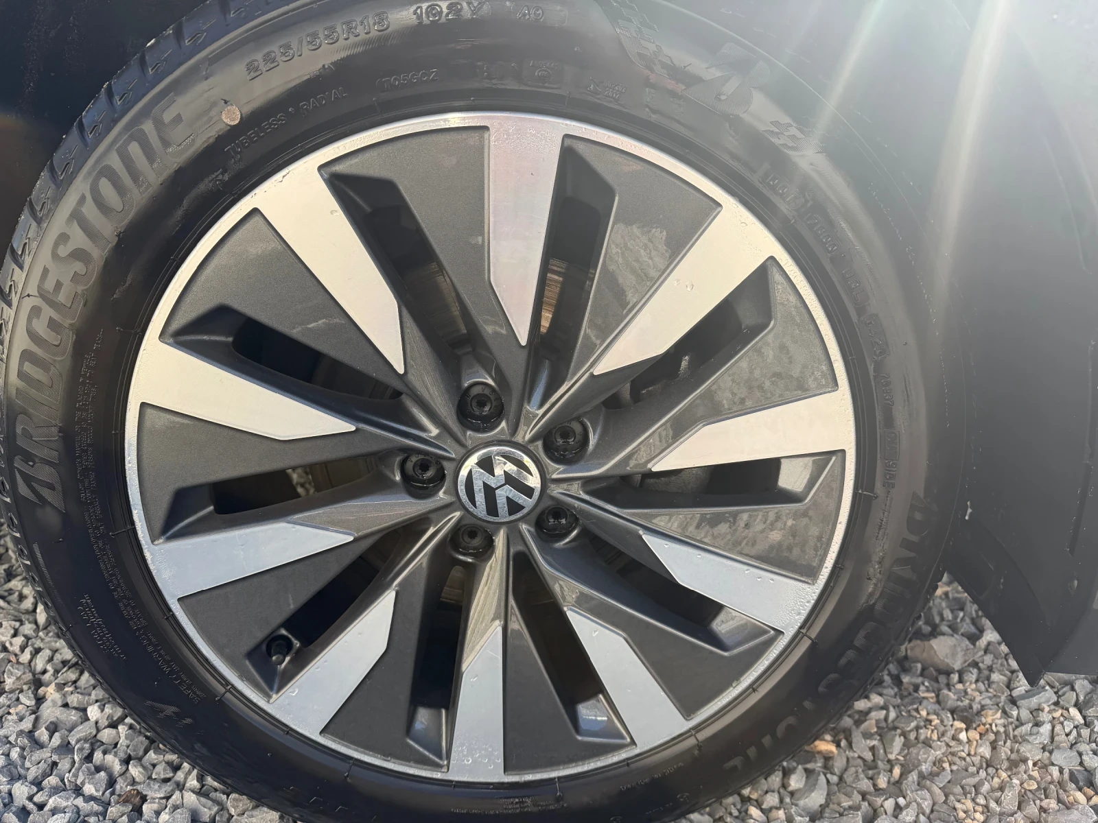 VW Tiguan, снимка 3 - Автомобили и джипове - 54096536