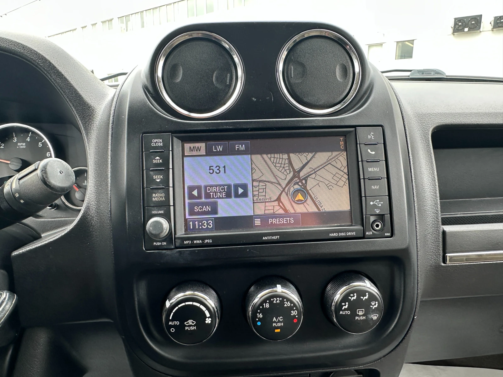 Jeep Compass Автоматик/Бензин/Швейцария, снимка 13 - Автомобили и джипове - 54289864