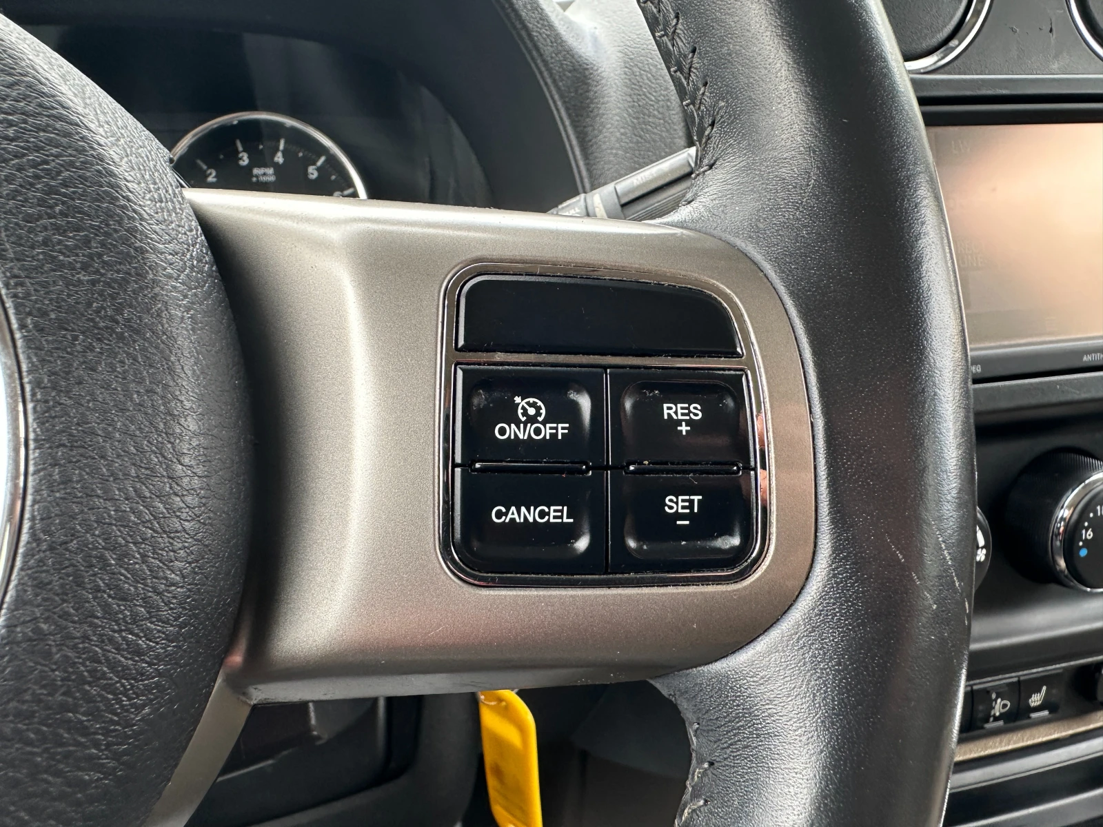 Jeep Compass Автоматик/Бензин/Швейцария, снимка 15 - Автомобили и джипове - 54289864