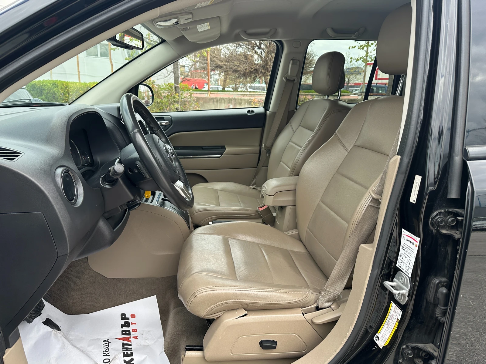 Jeep Compass Автоматик/Бензин/Швейцария, снимка 8 - Автомобили и джипове - 54289864