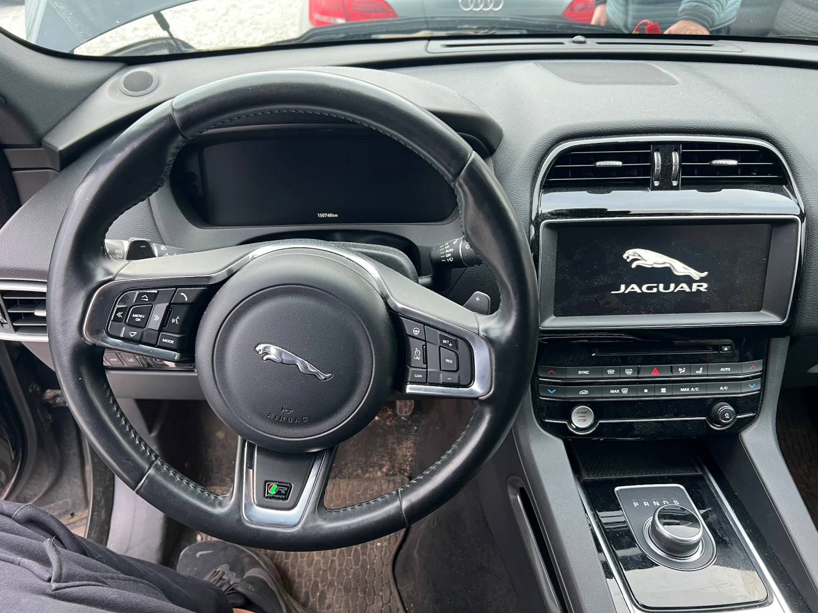 Jaguar F-PACE 2.0 180 евро 6 проблем в мотора нов внос австрия, снимка 8 - Автомобили и джипове - 54414933