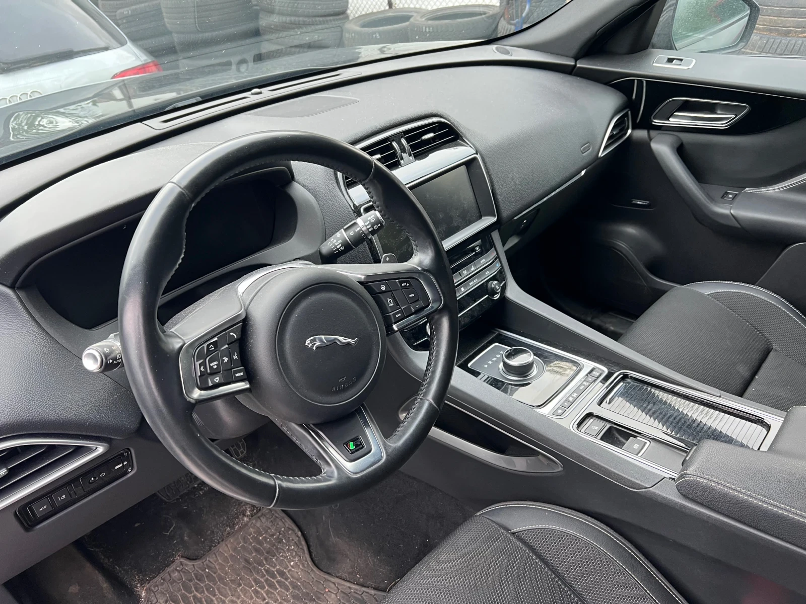 Jaguar F-PACE 2.0 180 евро 6 проблем в мотора нов внос австрия, снимка 12 - Автомобили и джипове - 54414933