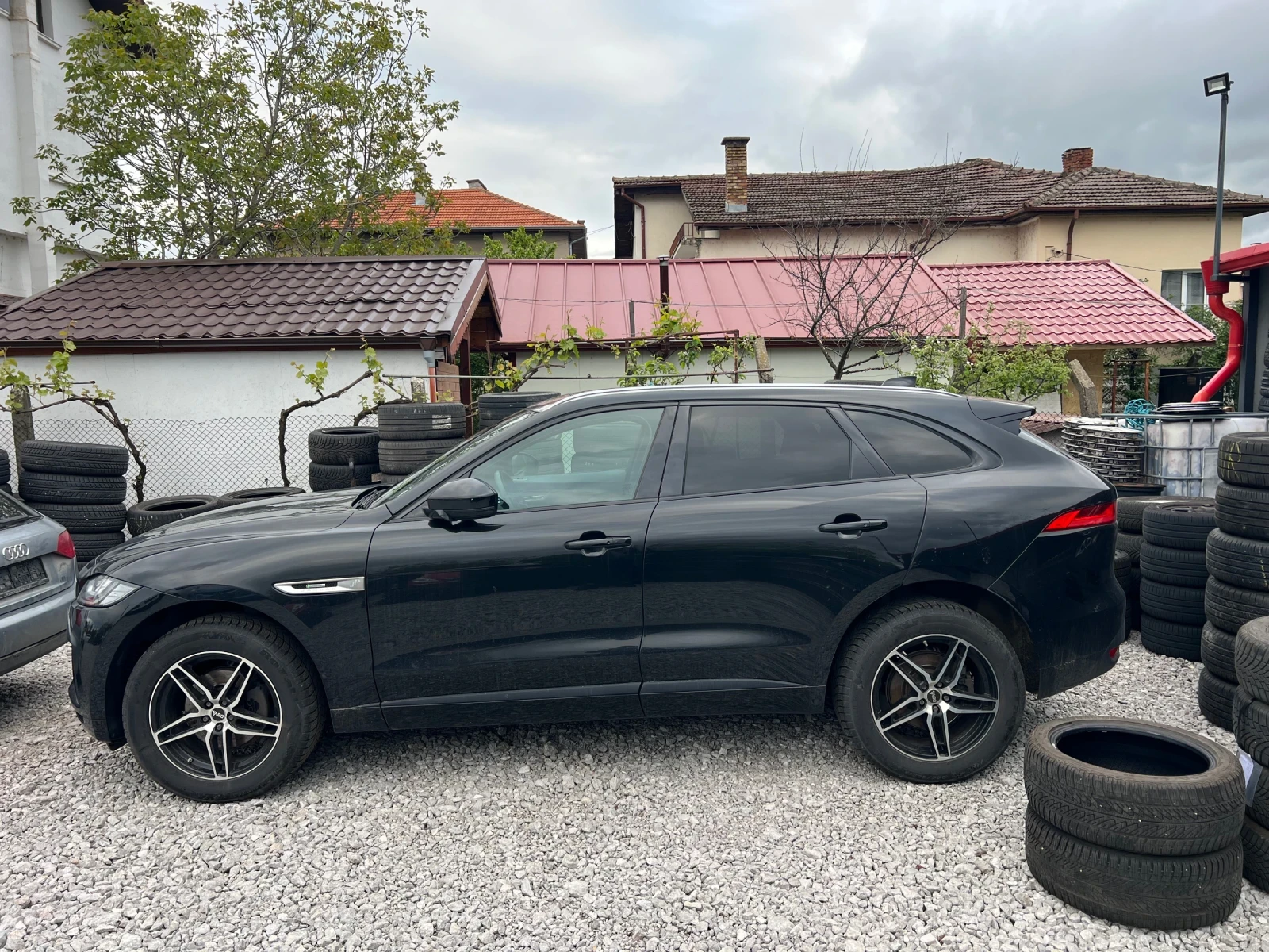 Jaguar F-PACE 2.0 180 евро 6 проблем в мотора нов внос австрия, снимка 2 - Автомобили и джипове - 54414933