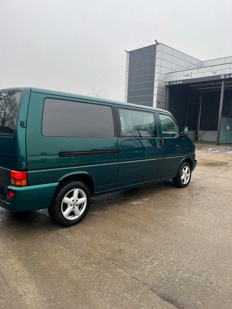 VW T4 Caravelle 2.5 TDI Klimatronik, снимка 7 - Бусове и автобуси - 53509817