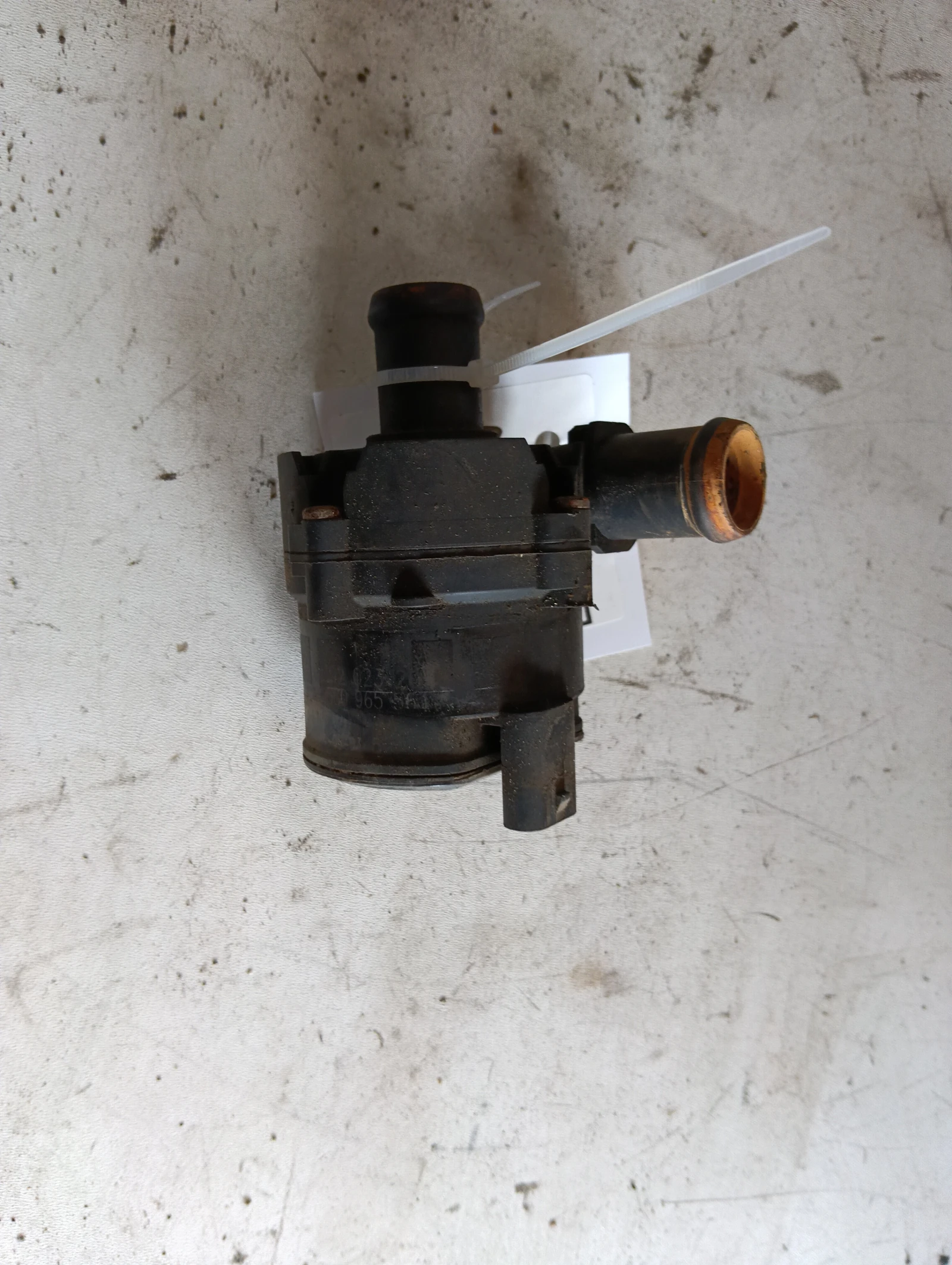 ел. водна помпа 5G0965567 Seat Leon