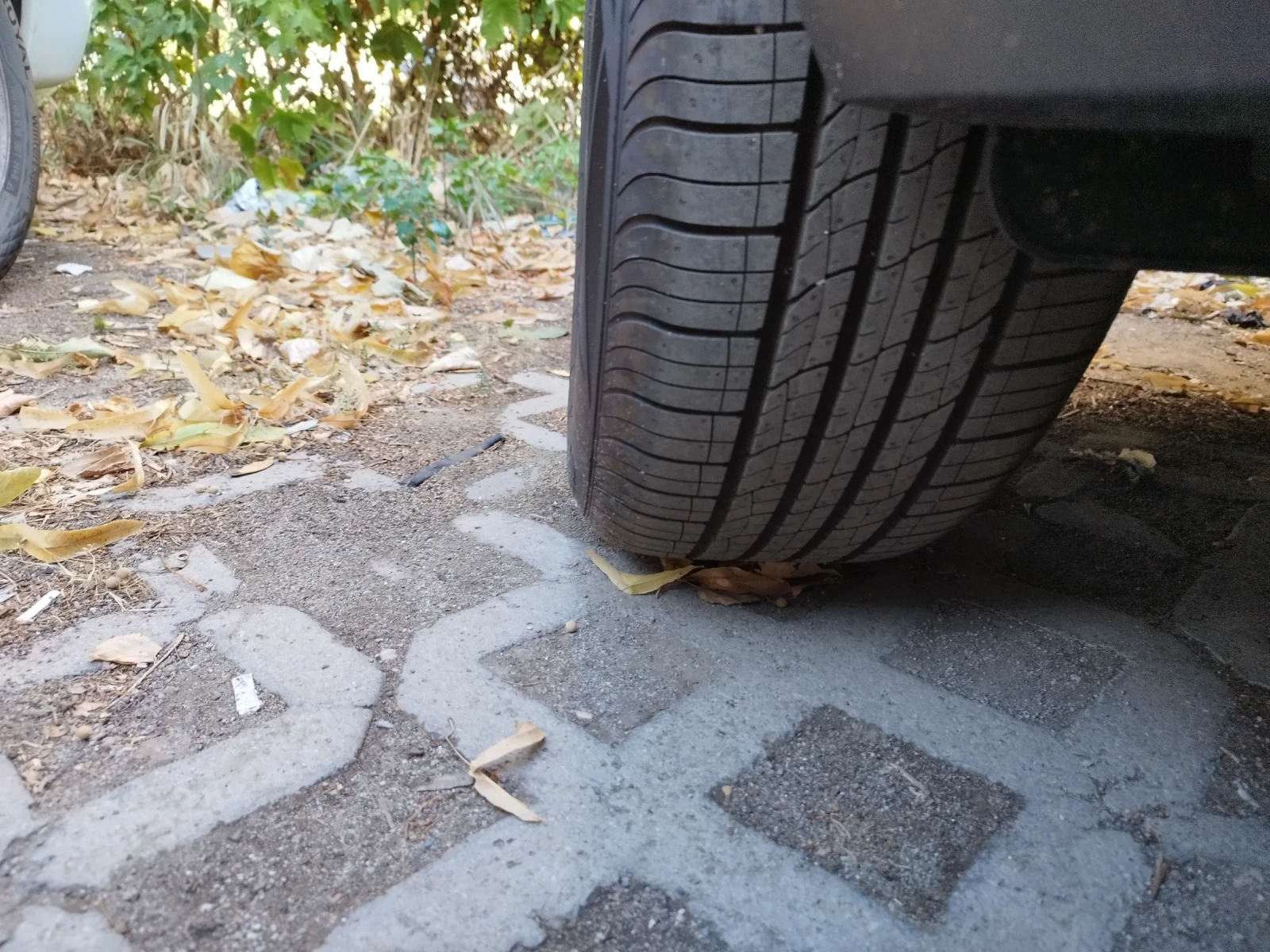 Гуми Летни 225/55R18, снимка 2 - Гуми и джанти - 56149301