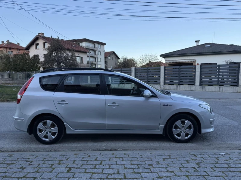 Hyundai I30 1.6 blue drive, снимка 4 - Автомобили и джипове - 48405428