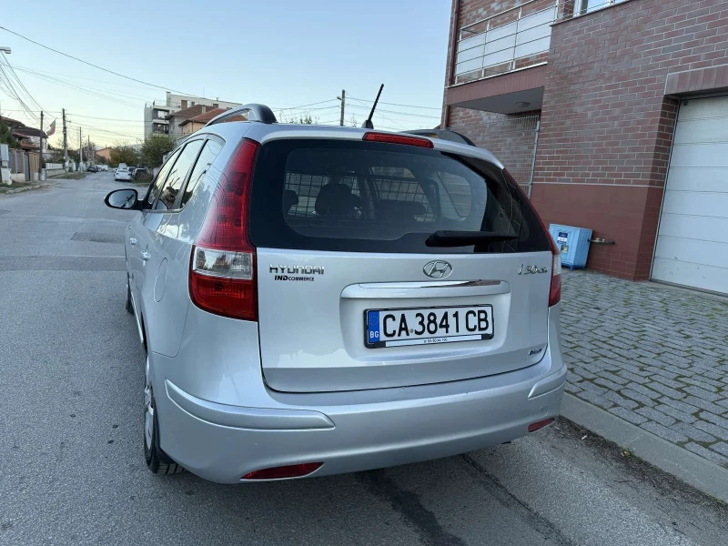 Hyundai I30 1.6 blue drive, снимка 7 - Автомобили и джипове - 48405428