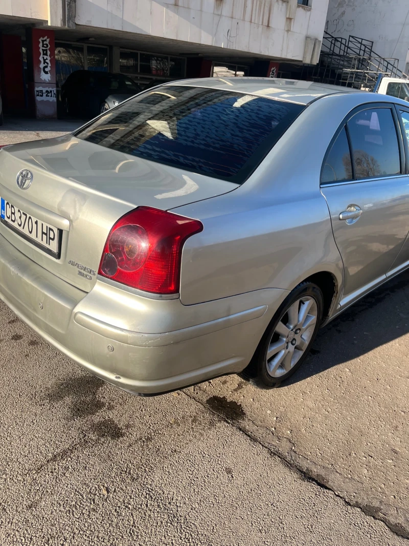 Toyota Avensis седан, снимка 5 - Автомобили и джипове - 48759068