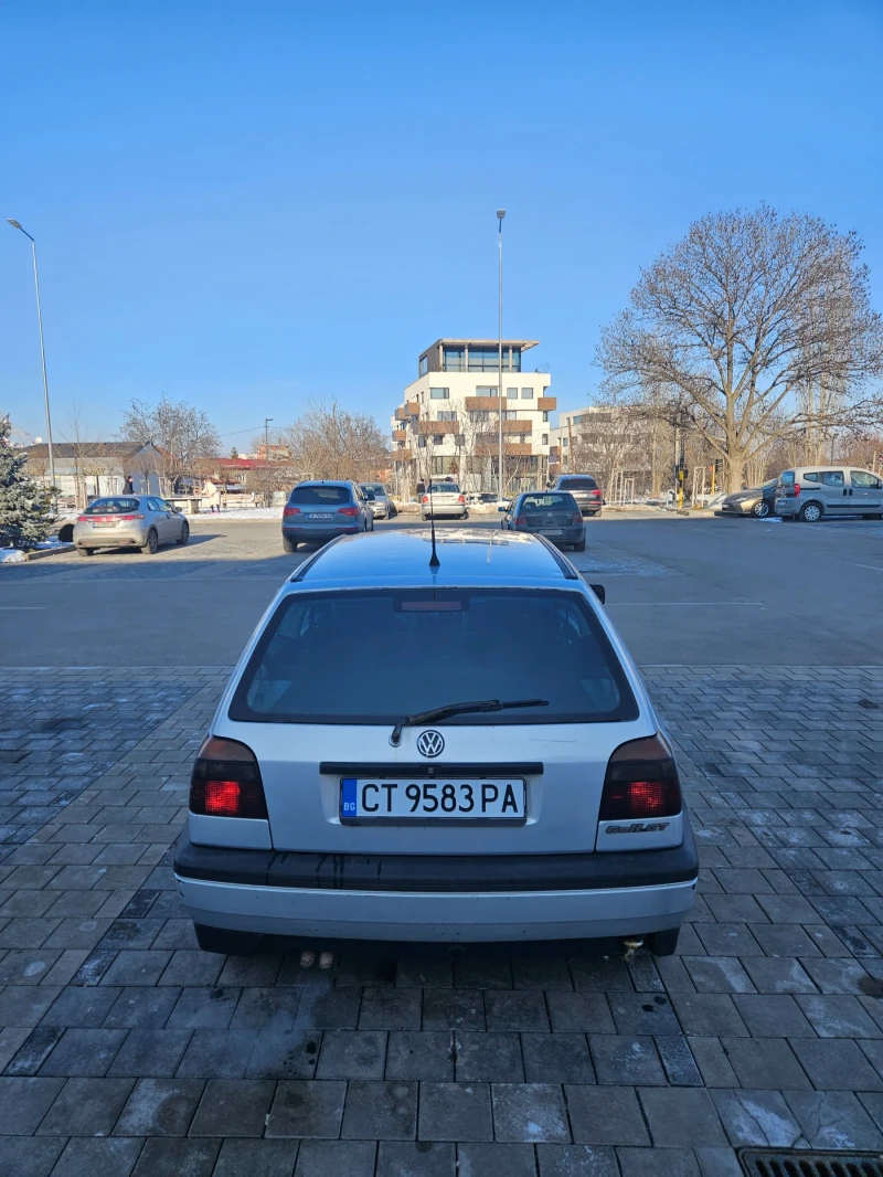 VW Golf 1.6 бензин, 101 к.с., снимка 3 - Автомобили и джипове - 49211500