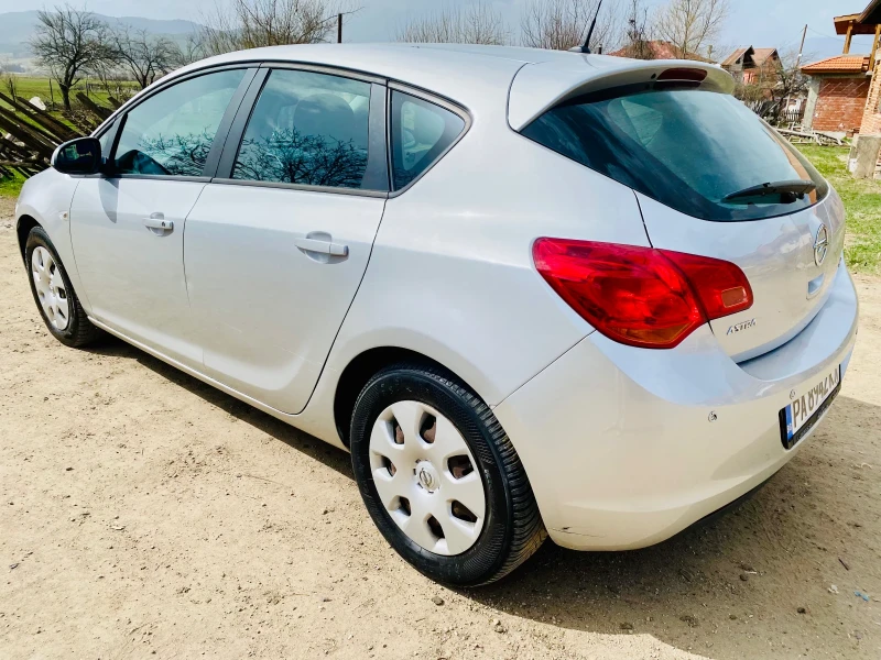 Opel Astra, снимка 5 - Автомобили и джипове - 49514537