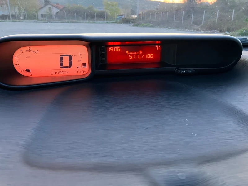 Citroen C3 Picasso, снимка 13 - Автомобили и джипове - 50362748