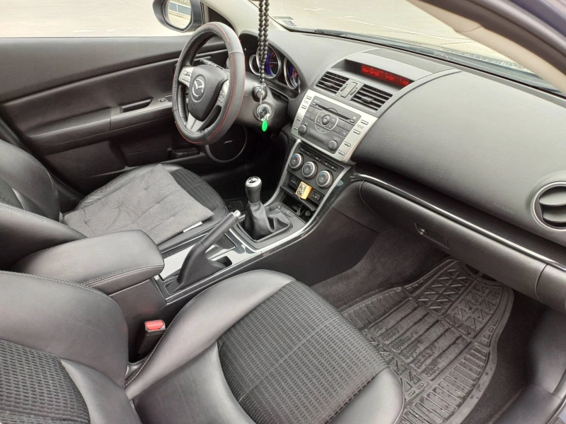 Mazda 6 2.5, снимка 6 - Автомобили и джипове - 52032380