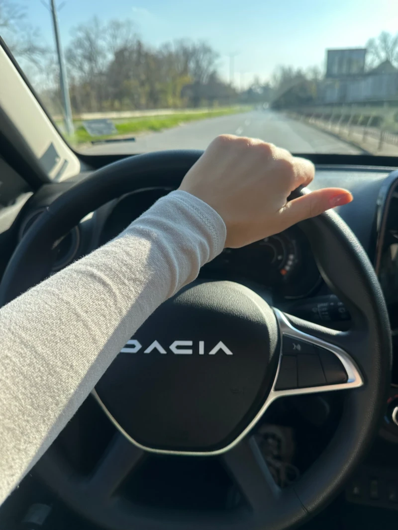 Dacia Spring, снимка 8 - Автомобили и джипове - 49979622