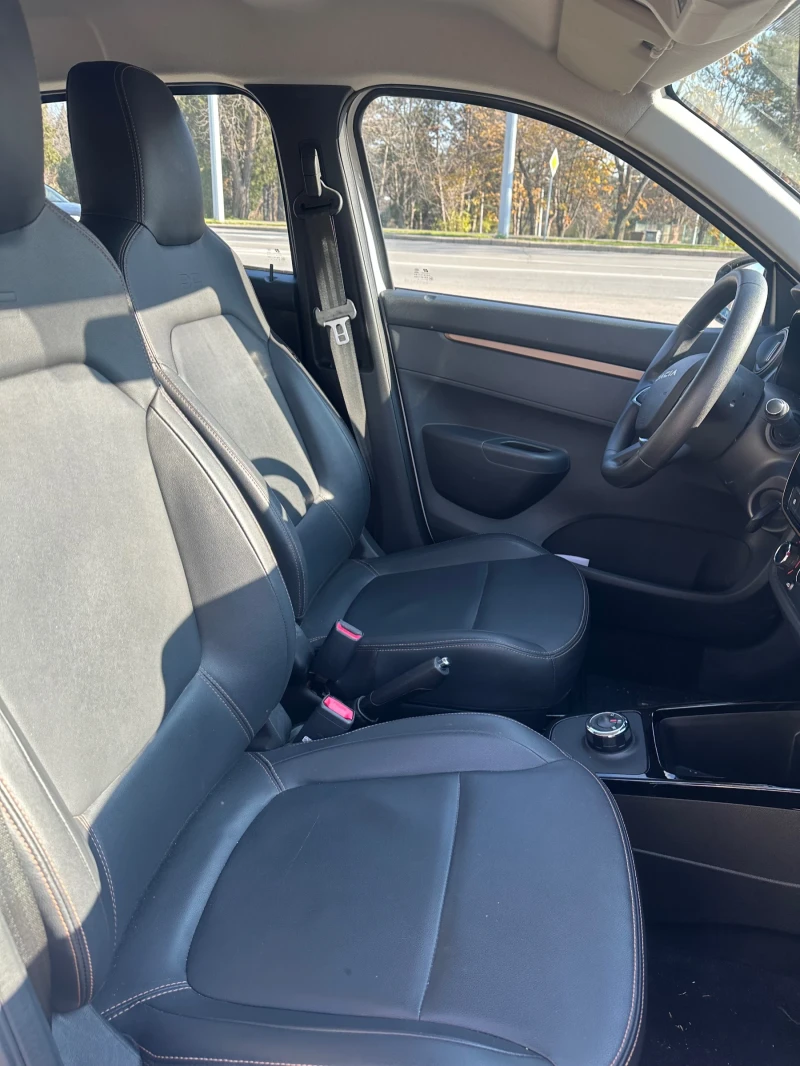 Dacia Spring, снимка 15 - Автомобили и джипове - 49979622