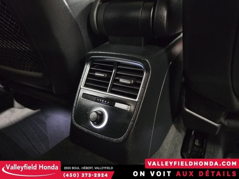 Audi A3 * Technik 45 Quattro * CARFAX * ЦЕНА ДО БГ, снимка 17 - Автомобили и джипове - 52867973