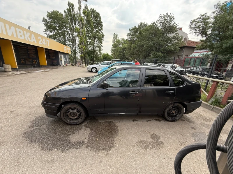 Seat Cordoba, снимка 5 - Автомобили и джипове - 53052175