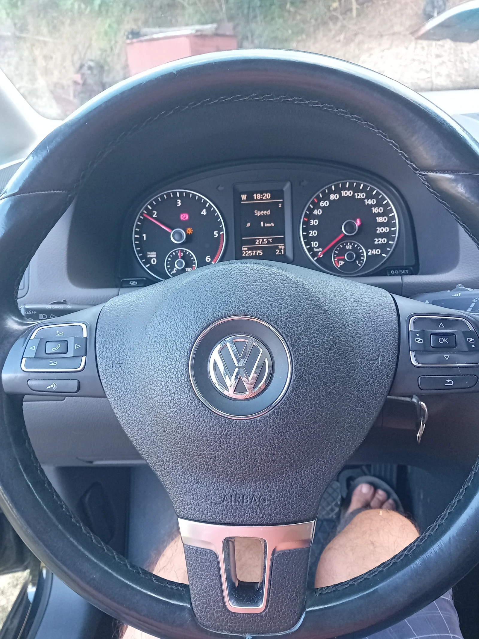 VW Touran CROSS TOURAN 2.0 TDI - изображение 4