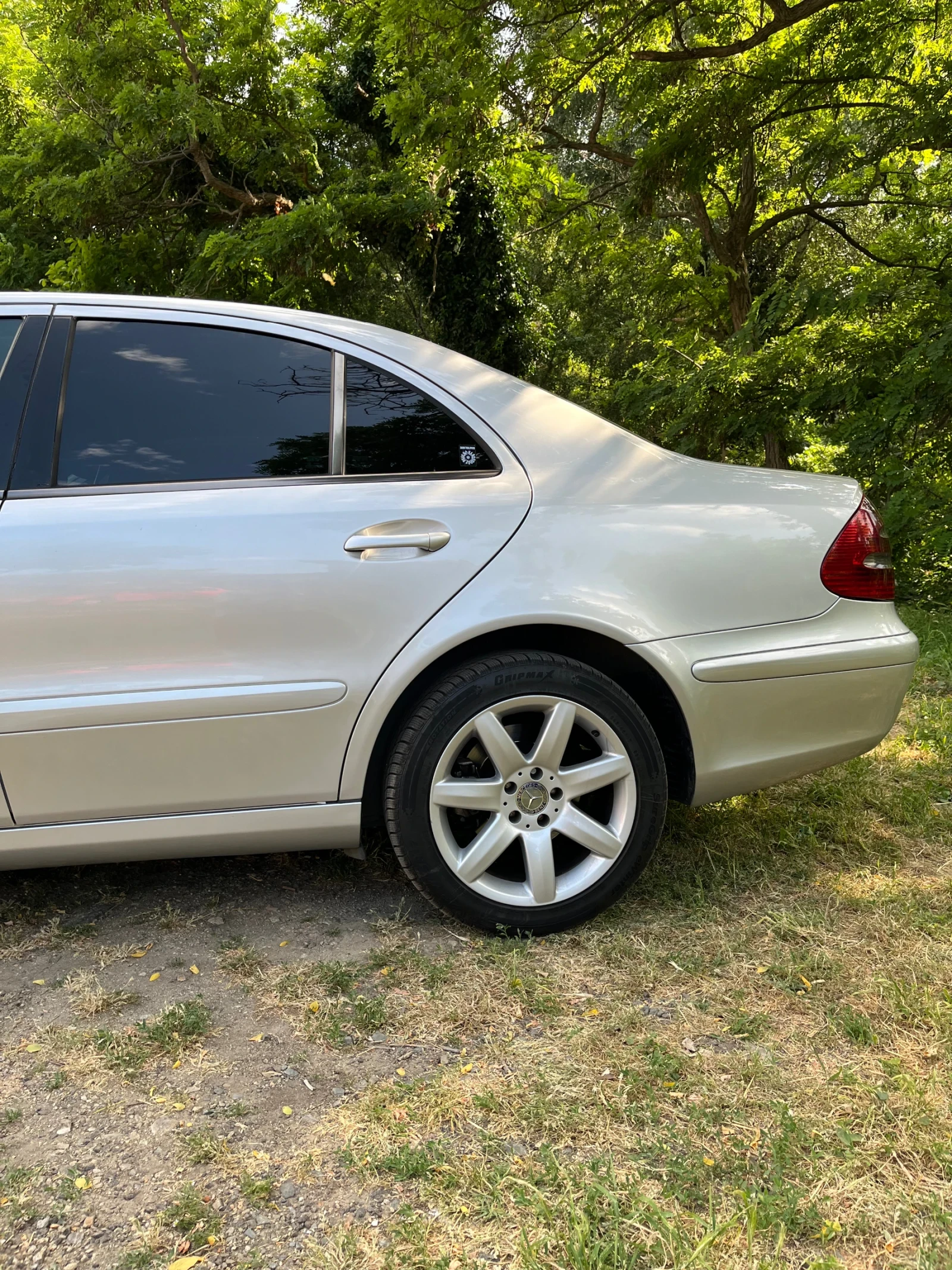 Mercedes-Benz E 220  - изображение 10