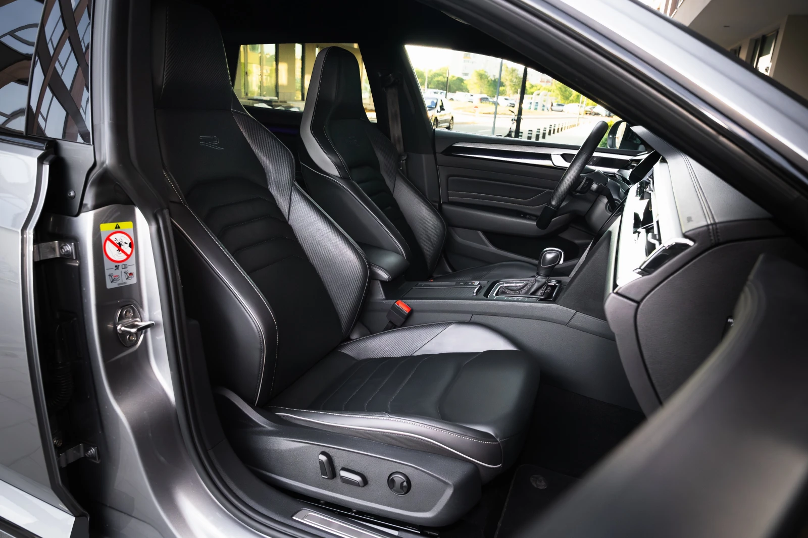 VW Arteon * R-LINE* MASSAGE* 200hp* FULL LED* ЛИЗИНГ* БАРТЕР - изображение 7