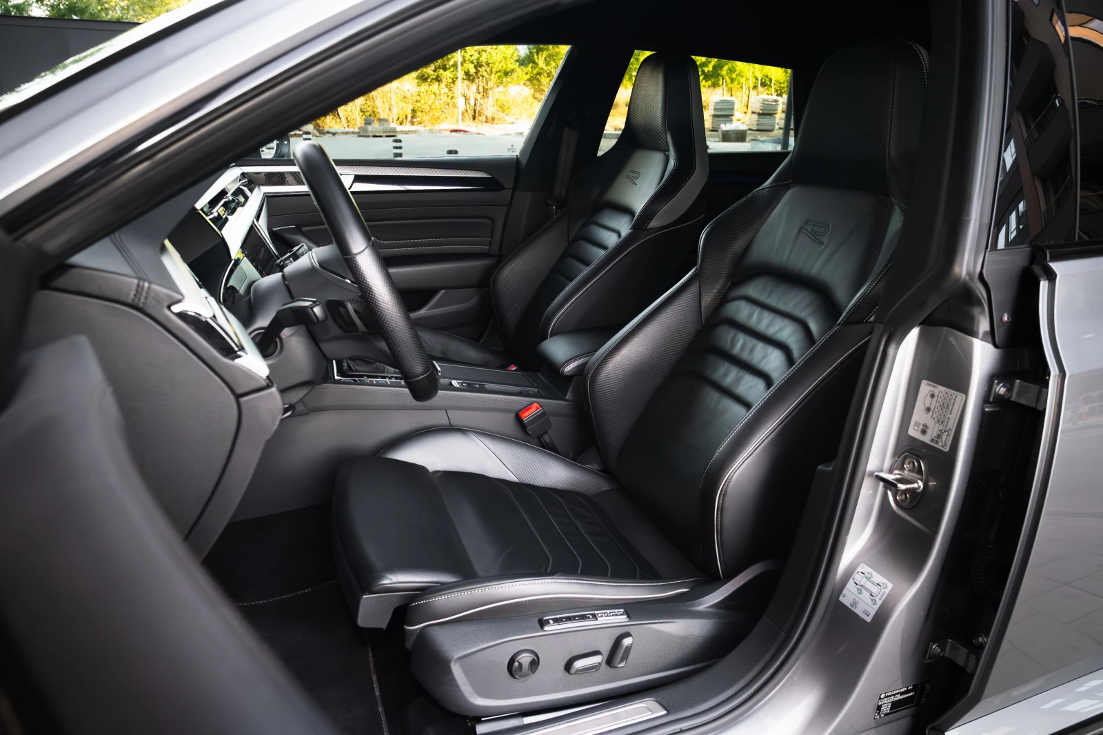 VW Arteon * R-LINE* MASSAGE* 200hp* FULL LED* ЛИЗИНГ* БАРТЕР - изображение 6