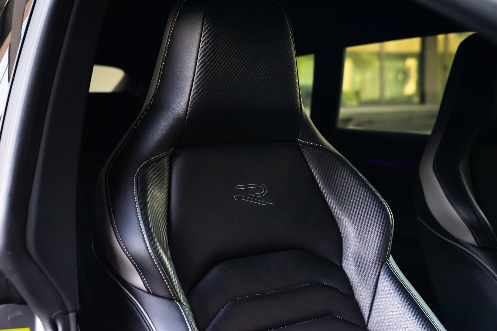 VW Arteon * R-LINE* MASSAGE* 200hp* FULL LED* ЛИЗИНГ* БАРТЕР - изображение 10