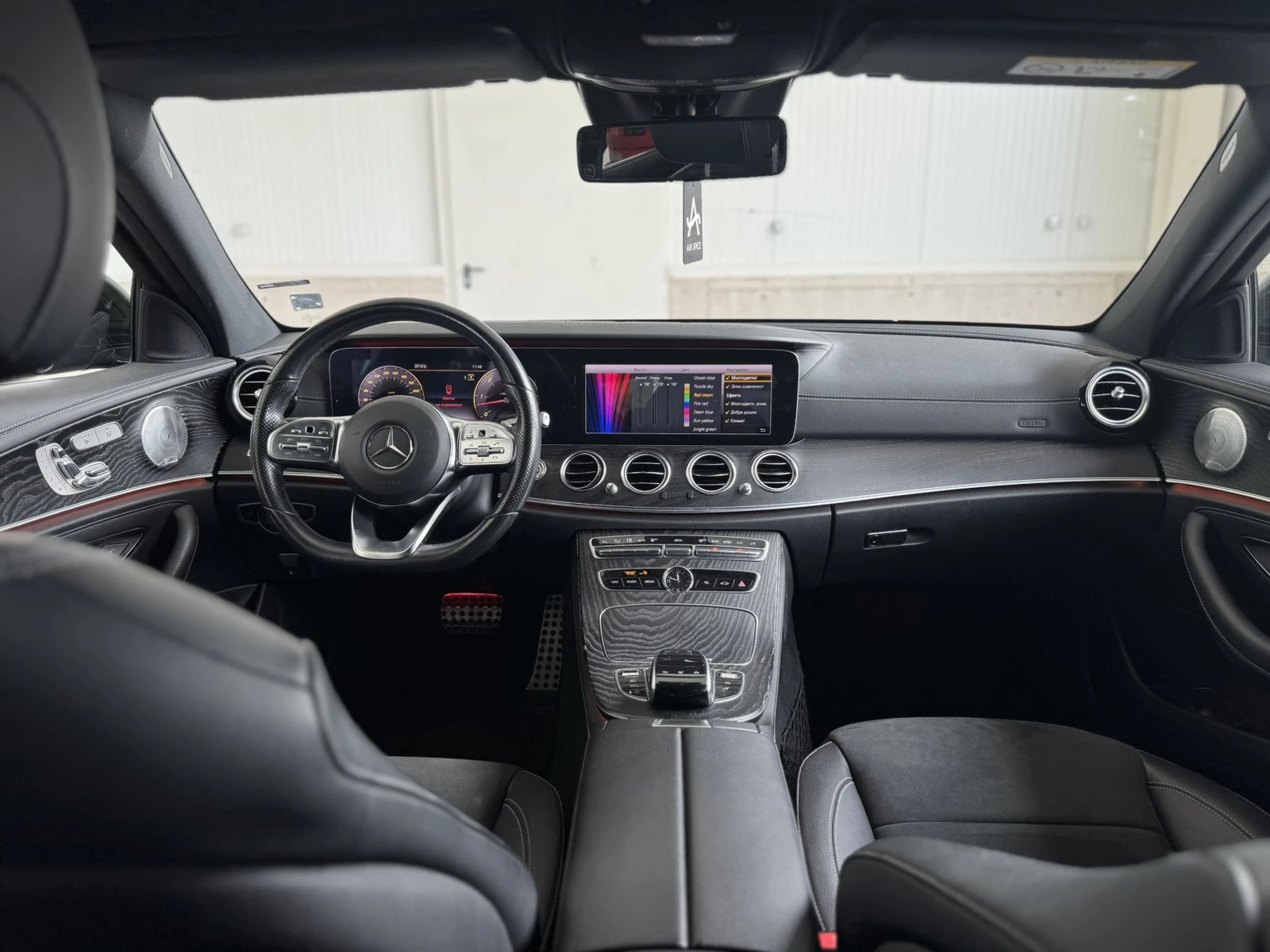 Mercedes-Benz E 400 d 4MATIC AMG, снимка 9 - Автомобили и джипове - 52884509