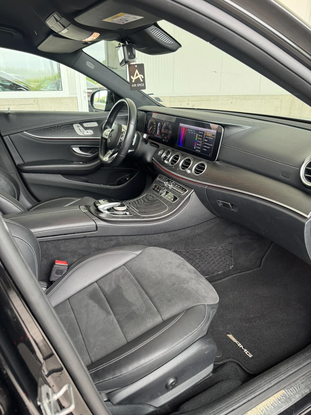 Mercedes-Benz E 400 d 4MATIC AMG, снимка 8 - Автомобили и джипове - 52884509