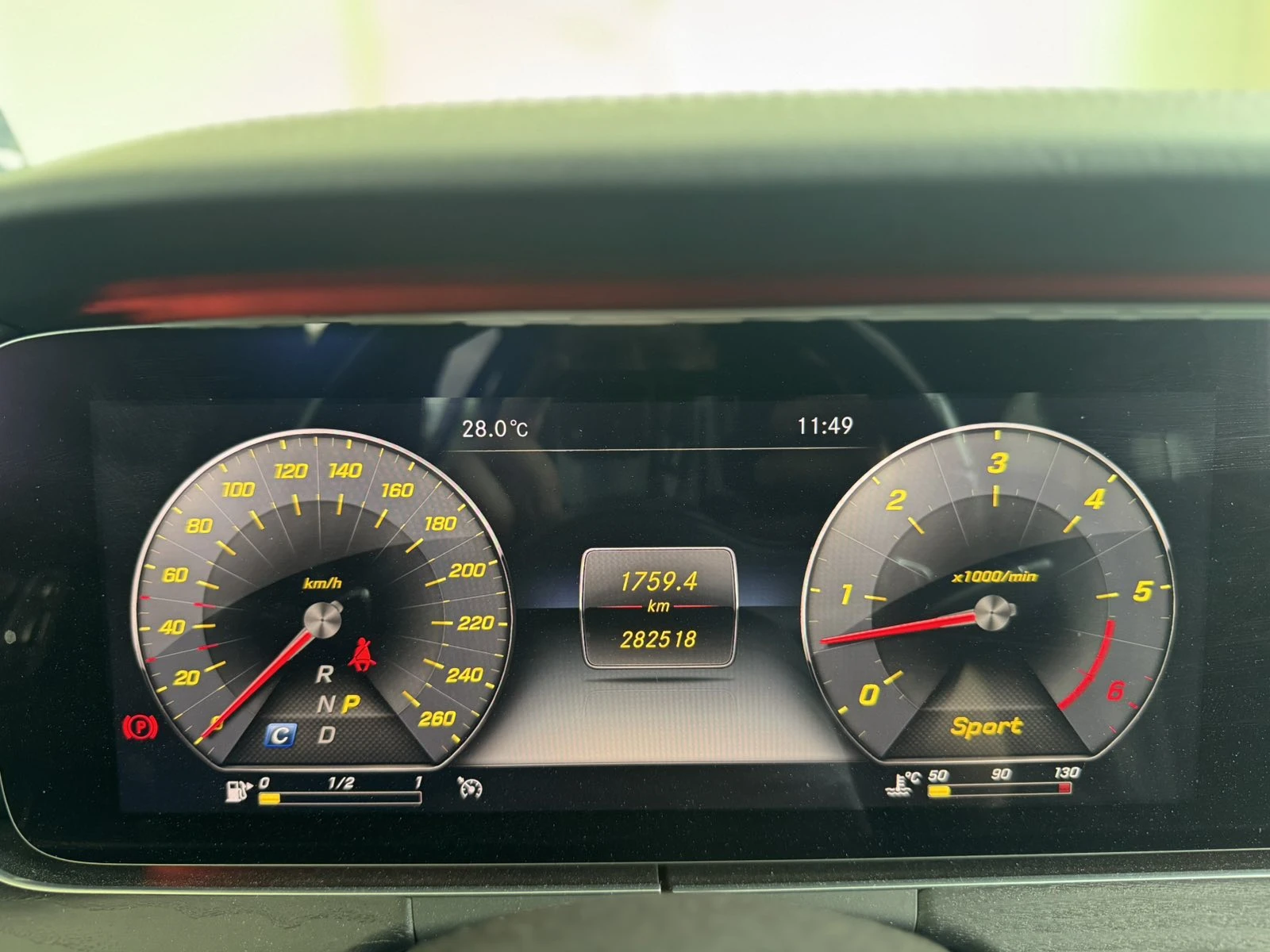 Mercedes-Benz E 400 d 4MATIC AMG, снимка 10 - Автомобили и джипове - 52884509