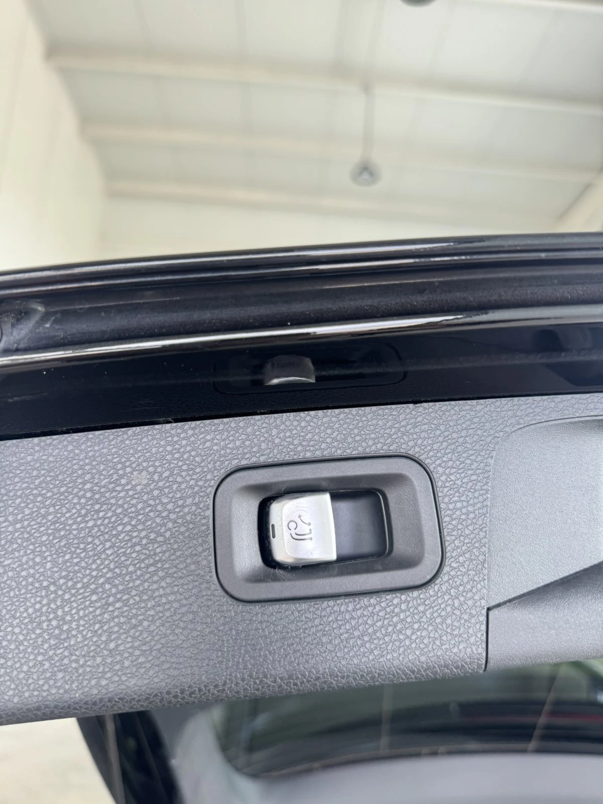 Mercedes-Benz E 400 d 4MATIC AMG, снимка 13 - Автомобили и джипове - 52884509