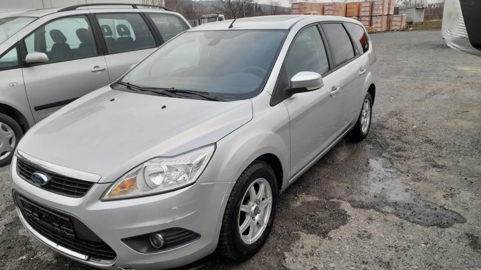Ford Focus Ghia 1.8, снимка 5 - Автомобили и джипове - 53773715