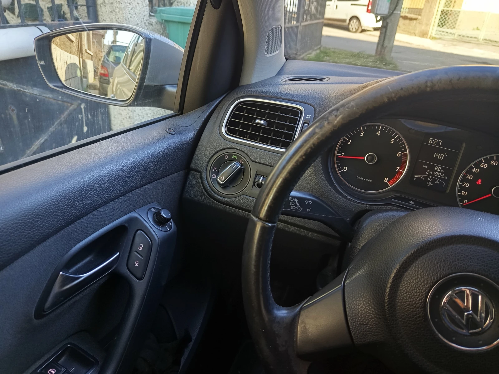 VW Polo  Face Navi Euro5, снимка 15 - Автомобили и джипове - 53830872