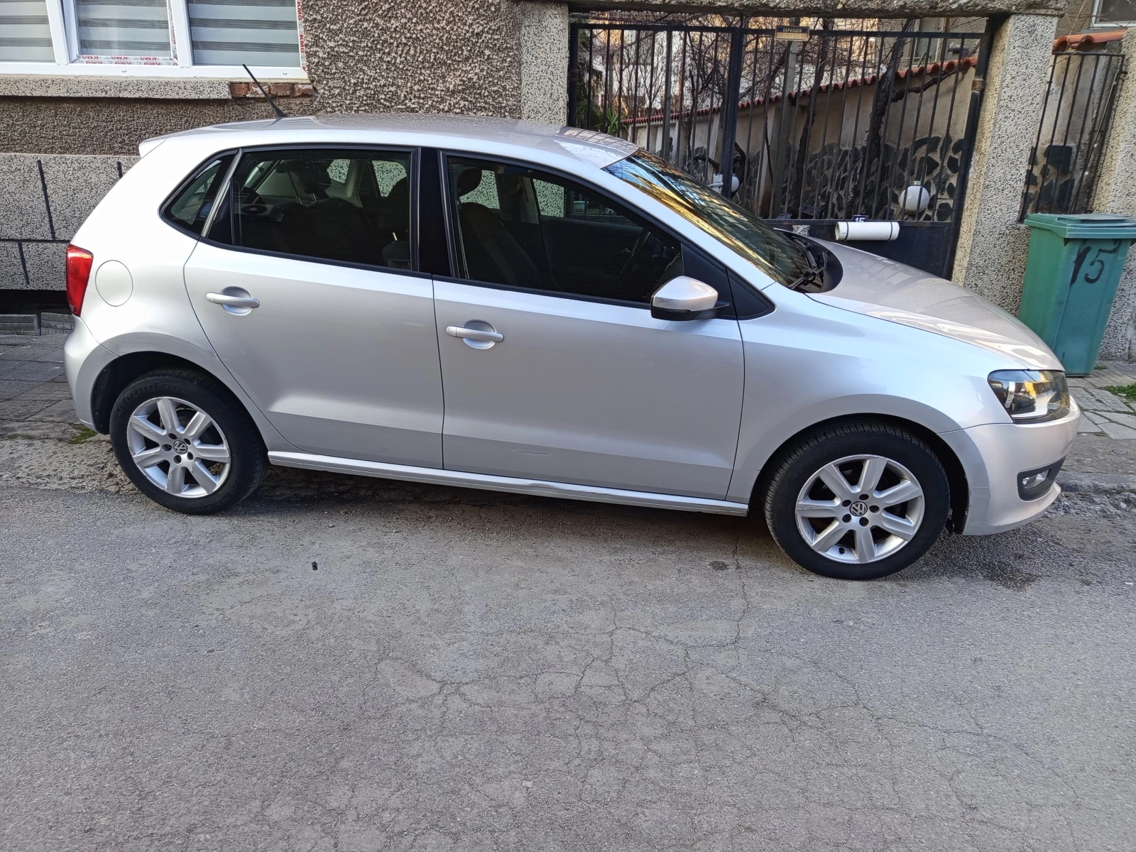 VW Polo  Face Navi Euro5, снимка 10 - Автомобили и джипове - 53830872
